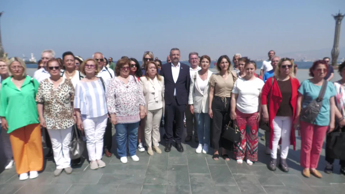 CHP İzmir İl Örgütü\'nden Okullara İmam ve Vaiz Görevlendirilmesine Tepki