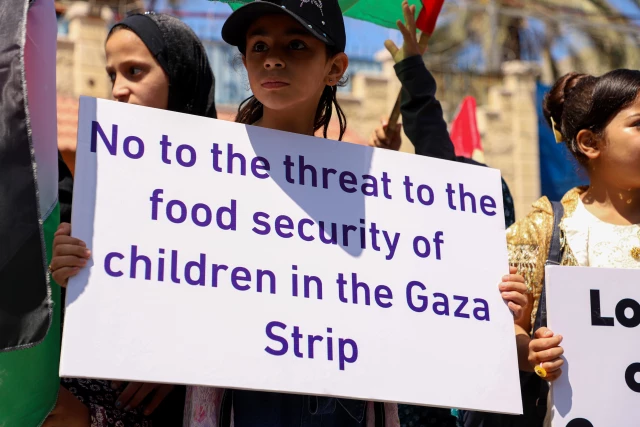 Gazzeli Çocuklar Dünya Gıda Programı'nın Yardımları Durdurmasını Protesto Etti