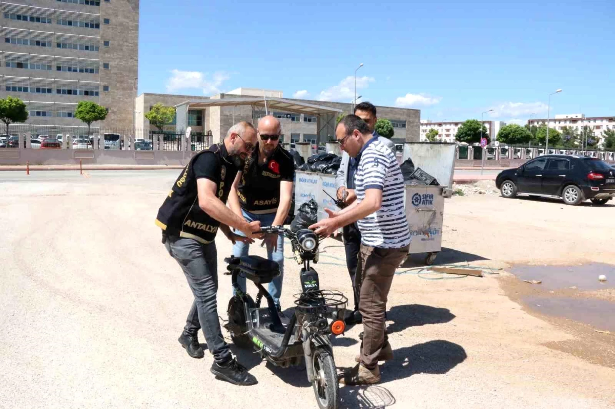 Antalya\'da trafik kavgası sırasında çalınan elektrikli bisiklet hırsızı yakalandı