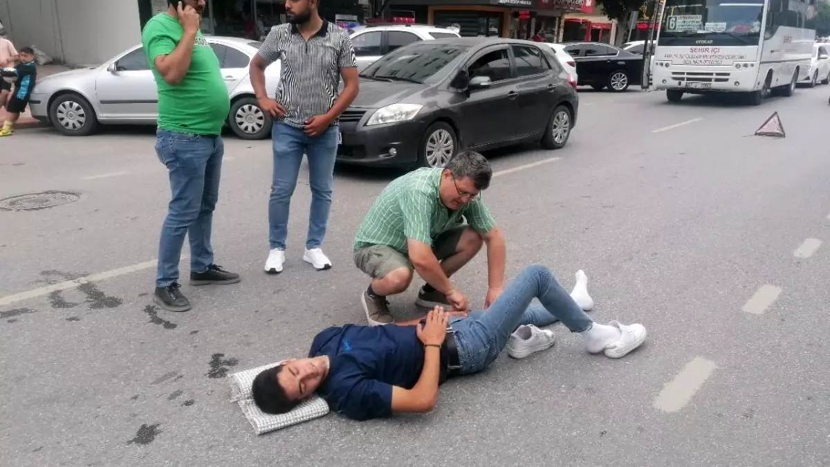 Antalya\'da Motosiklet Kazası: Sürücü Yaralandı