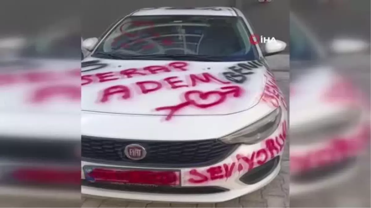 Saplantılı genç lastiklerini patlattığı otomobili aşk mektubuna çevirdi