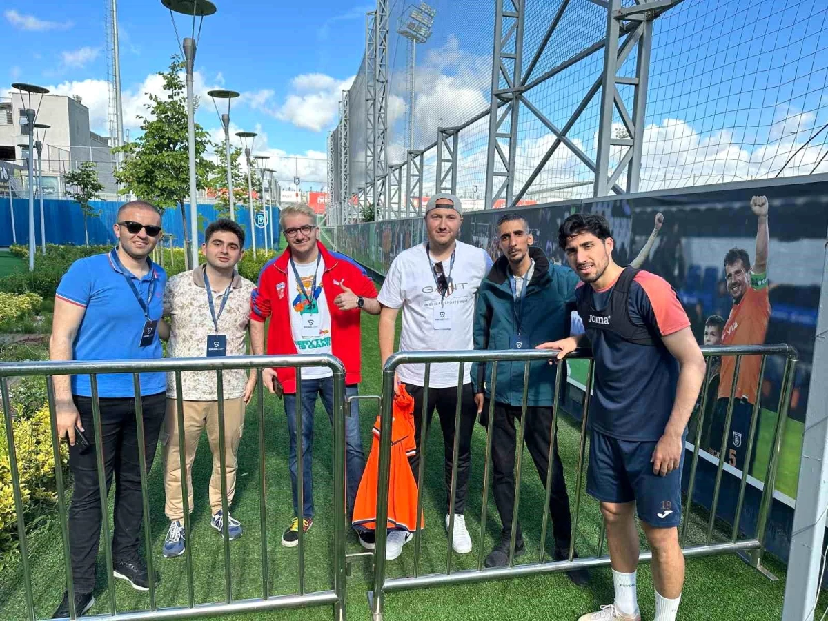IBFK Fan Token Sahipleri Başakşehir Antrenmanında Futbolcularla Buluştu