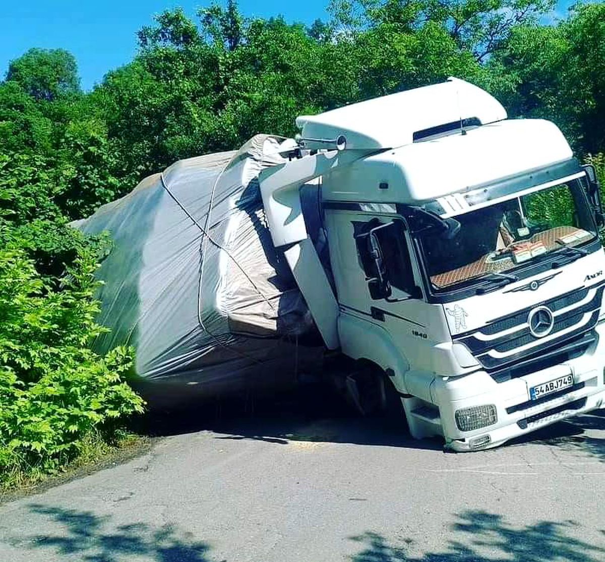 Zonguldak\'ta Tır Kazası: Maddi Hasar Meydana Geldi