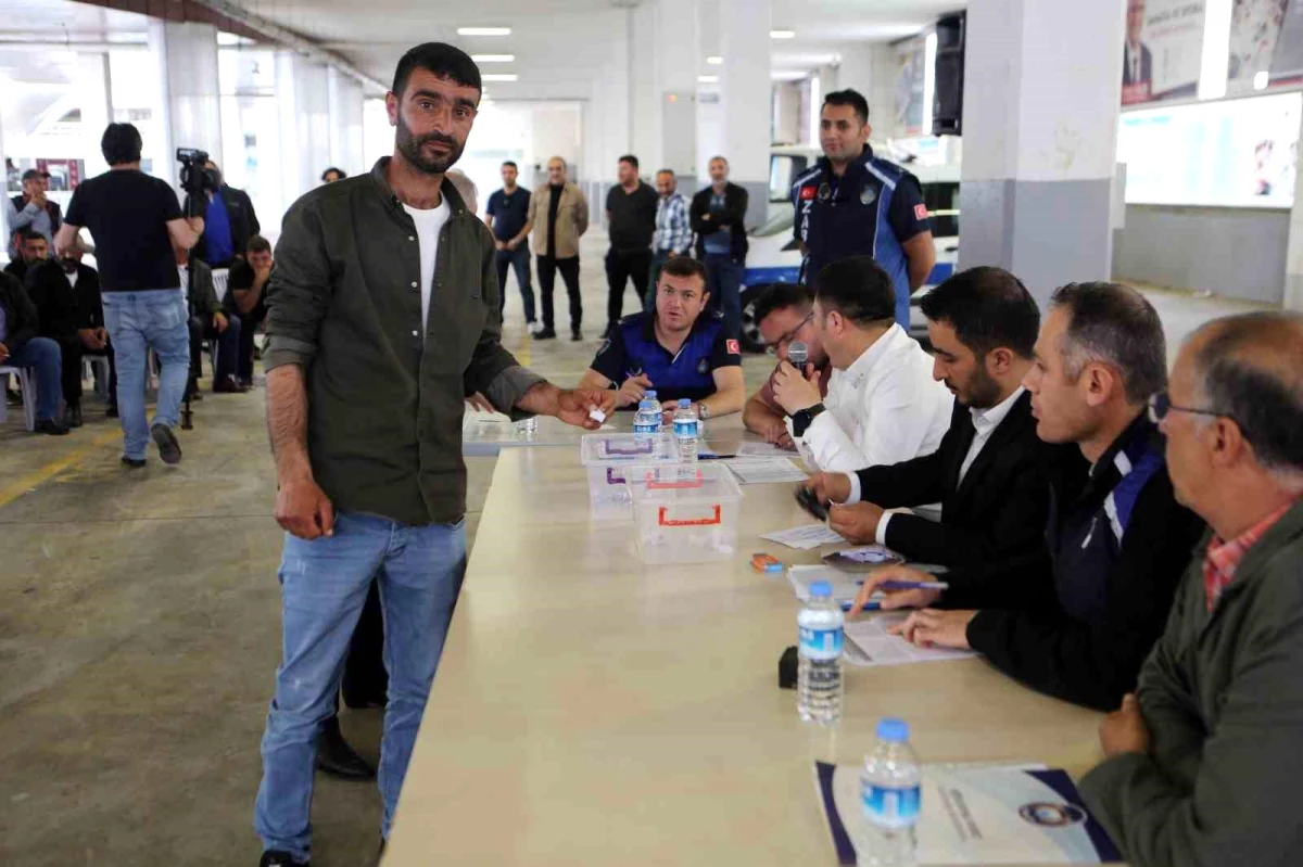 Yenimahalle Belediyesi, Yakacık\'ta kurban satışı yapacak besiciler için çadır yerlerini kura ile belirledi