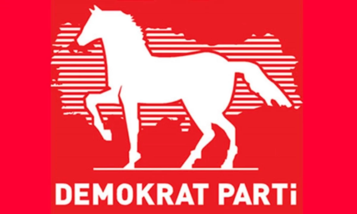 Demokrat Parti\'nin ilk genel başkanı kimdir?