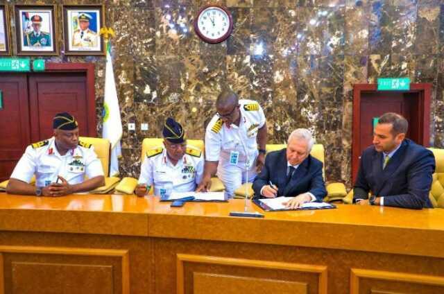 Fenerbahçe taraftarının başkanlık çağrısı yaptığı Aziz Yıldırım, Nijerya'da ortaya çıktı Fenerbahçe taraftarının başkanlık çağrısı yaptığı Aziz Yıldırım, Nijerya'da ortaya çıktı