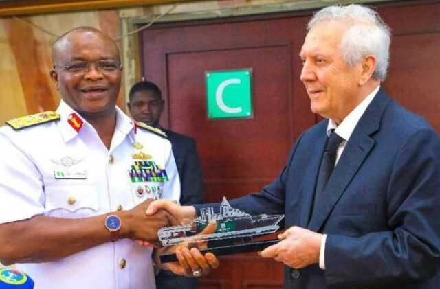 Fenerbahçe taraftarının başkanlık çağrısı yaptığı Aziz Yıldırım, Nijerya'da ortaya çıktı Fenerbahçe taraftarının başkanlık çağrısı yaptığı Aziz Yıldırım, Nijerya'da ortaya çıktı