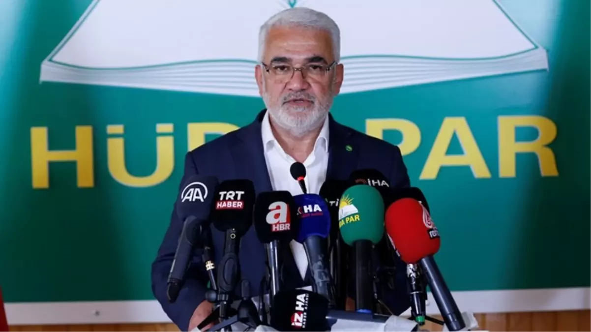 HÜDA PAR lideri Yapıcıoğlu: Anayasanın ilk 4 maddesi için \'zinhar değiştirilemez\' demek gelecek nesillerin iradesine ipotek koymaktır