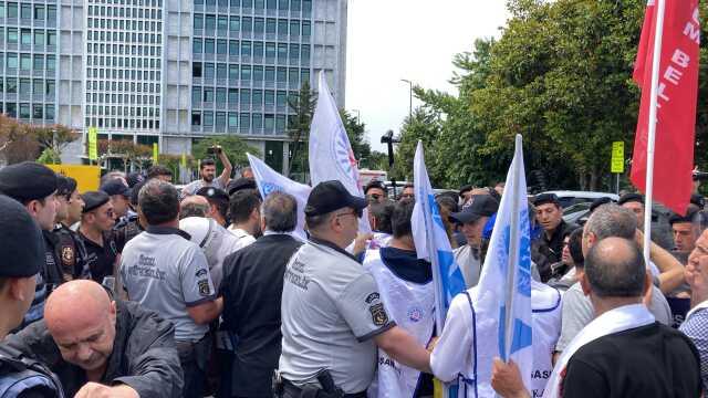 İBB önünde KESK üyeleri ile görevliler arasında arbede yaşandı