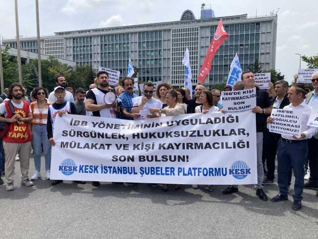 İBB önünde KESK üyeleri ile görevliler arasında arbede yaşandı