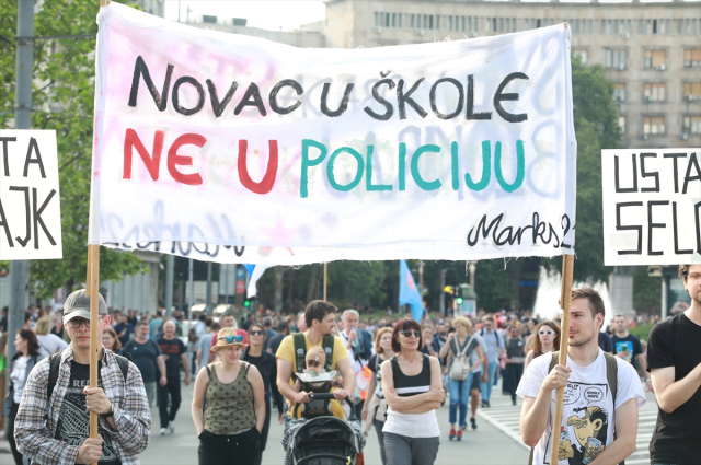 Sırbistan'da erken genel seçim kararı alındı