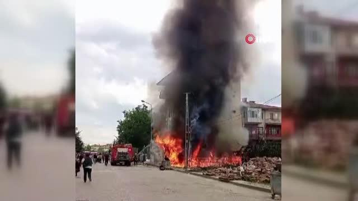 Ankara\'da Korkutan Gıda Deposu Yangını