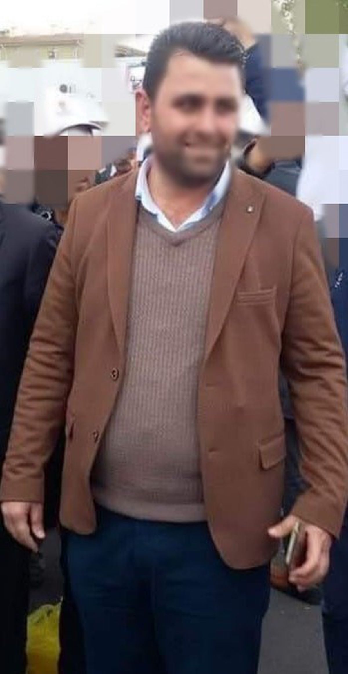 Annesine şiddet uygulayan babasını tabancayla vurdu