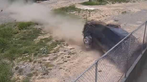 Meksikalı askerler kartel üyelerini sıraya dizip ateş ederek öldürdü