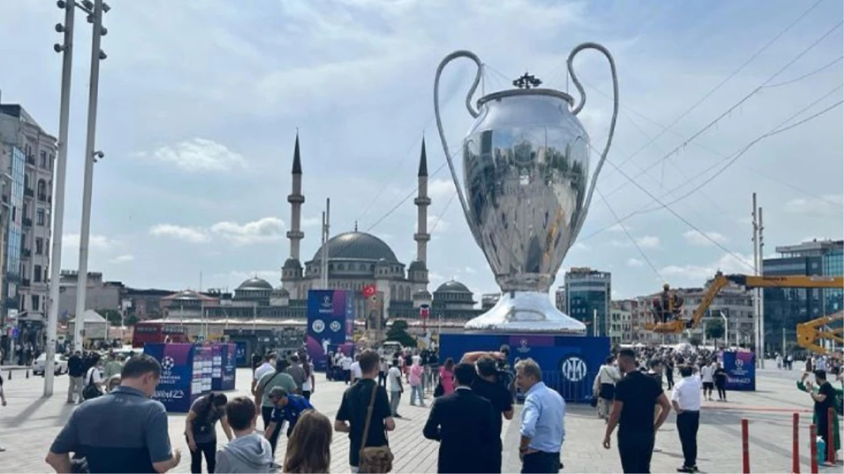İstanbul\'a Şampiyonlar Ligi finali için gelen turist, para bozdurmak isteyince şok geçirdi