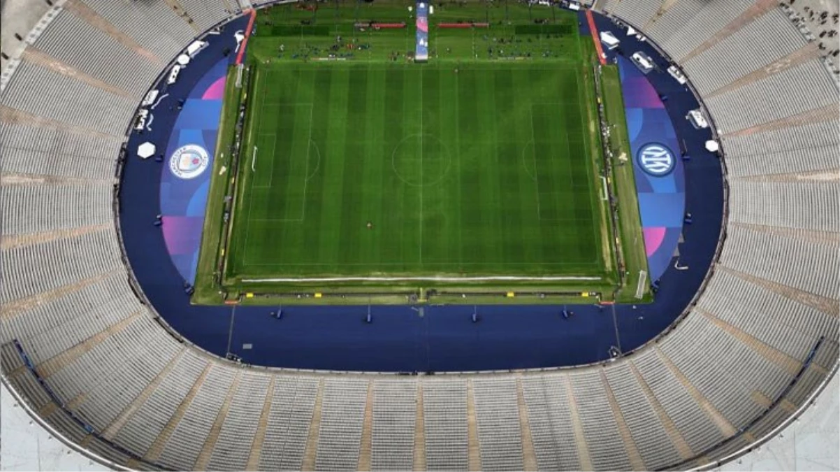 İstanbul\'da Dev Finalin oynanacağı stadın hali Türk futbolseverleri ayaklandırdı