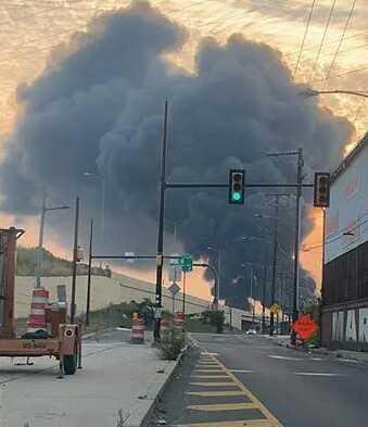 ABD'nin Philadelphia eyaletinde akaryakıt yüklü tanker patladı, yol çöktü