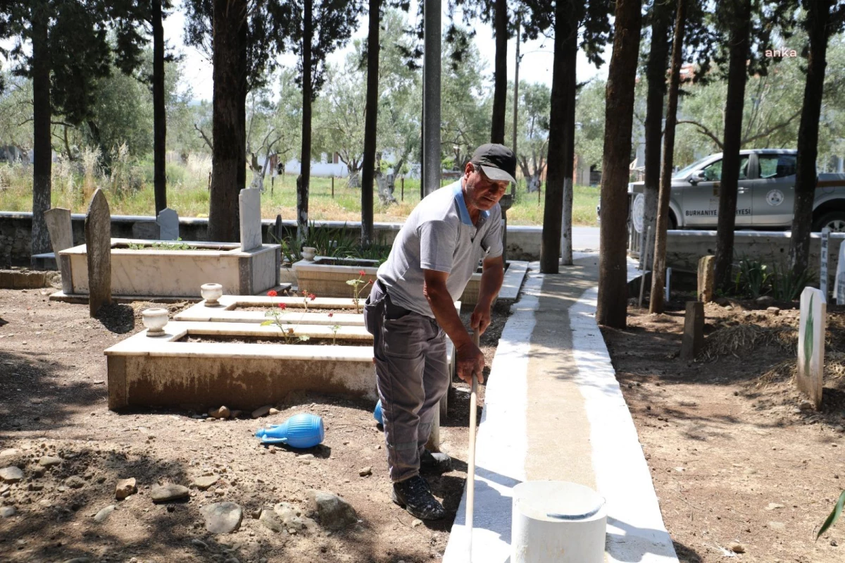 Burhaniye Belediyesi Mezarlıklarda Bakım ve Düzenleme Çalışmalarına Hız Verdi