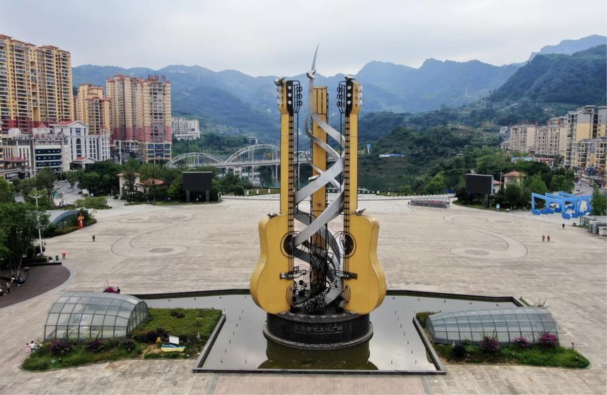 Çin\'in Gitar Üretim Merkezinde Yılda 6 Milyon Gitar Üretiliyor