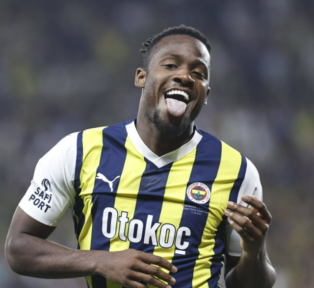 Fenerbahçe yeni sezon formasıyla sahaya çıktı