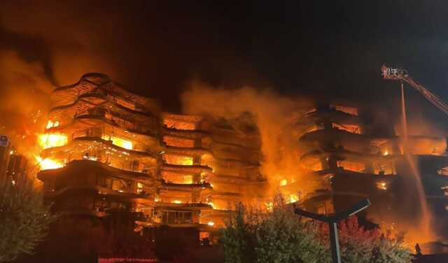 İzmir'deki evi yanan İbrahim Tatlıses isyan etti: 5 kuruş vermem İzmir'deki evi yanan İbrahim Tatlıses isyan etti: 5 kuruş vermem