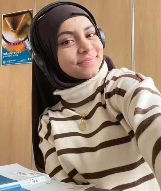 Almanya'da başörtülü üniversite öğrencisi derste profesörün hakaretine uğradı Almanya'da başörtülü üniversite öğrencisi derste profesörün hakaretine uğradı