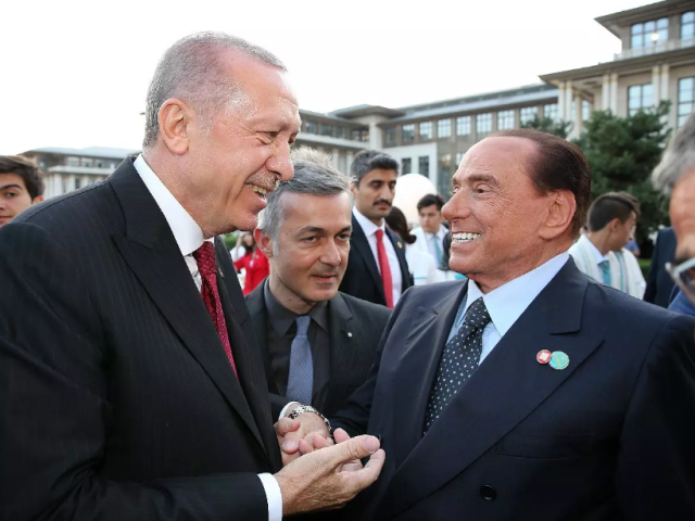 Berlusconi'nin ölümü sonrası akıllara Erdoğan için yaptığı 'En yakın dostlarımdan biri' açıklaması geldi