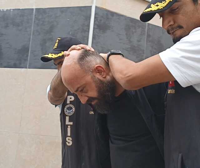 Fatih'te biber gazı tartışması kanlı bitti: 2 ölü Fatih'te biber gazı tartışması kanlı bitti: 2 ölü
