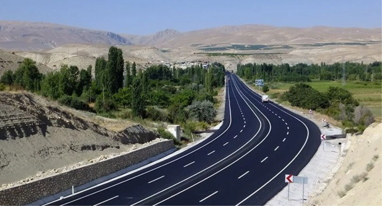 Kayseri-Niğde Karayolu Sel Nedeniyle Ulaşıma Kapandı