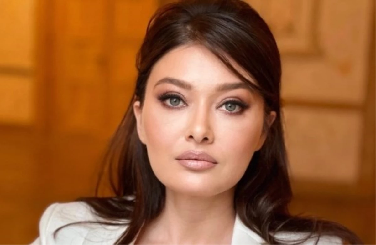 Nurgül Yeşilçay Kimdir? Hayatı ve Biyografisi