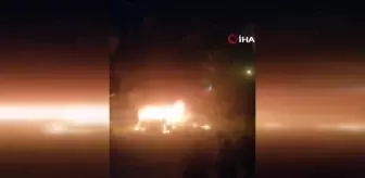 Adıyaman'da Park Halindeki Minibüs Alev Alev Yandı