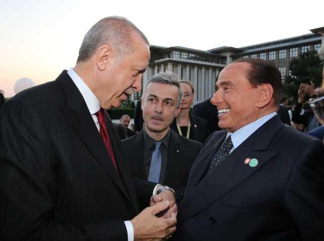 Son Dakika: Eski İtalya Başbakanı Silvio Berlusconi hayatını kaybetti