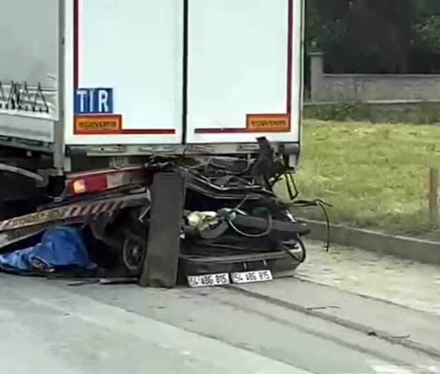 TIR'a arkadan çarpan otomobilin sürücüsü Tevfik, öldü
