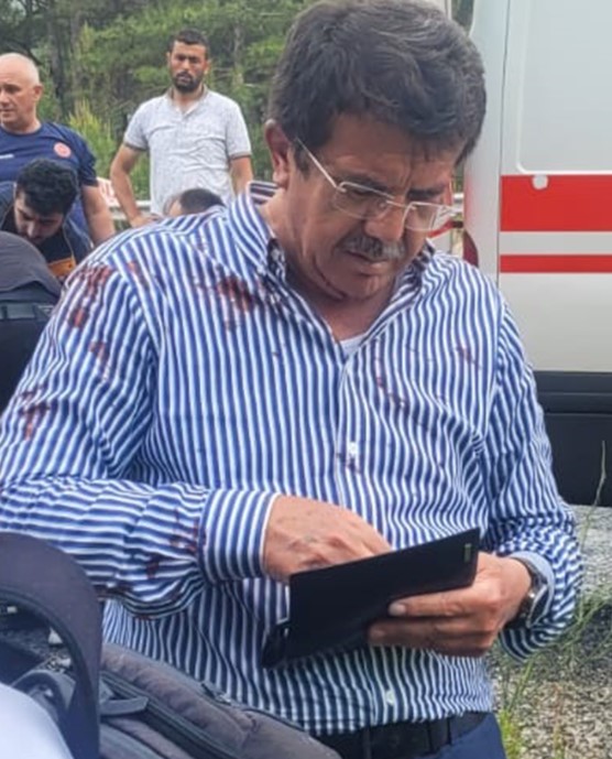 Trafik kazasında yaralanan Nihat Zeybekci'den ilk açıklama: Gayet iyiyiz, merak etmeyin