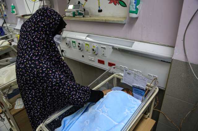 İsrail hapishanesindeki Filistinli tutuklu, 'sperm kaçırma' yöntemiyle dördüz babası oldu İsrail hapishanesindeki Filistinli tutuklu, 'sperm kaçırma' yöntemiyle dördüz babası oldu