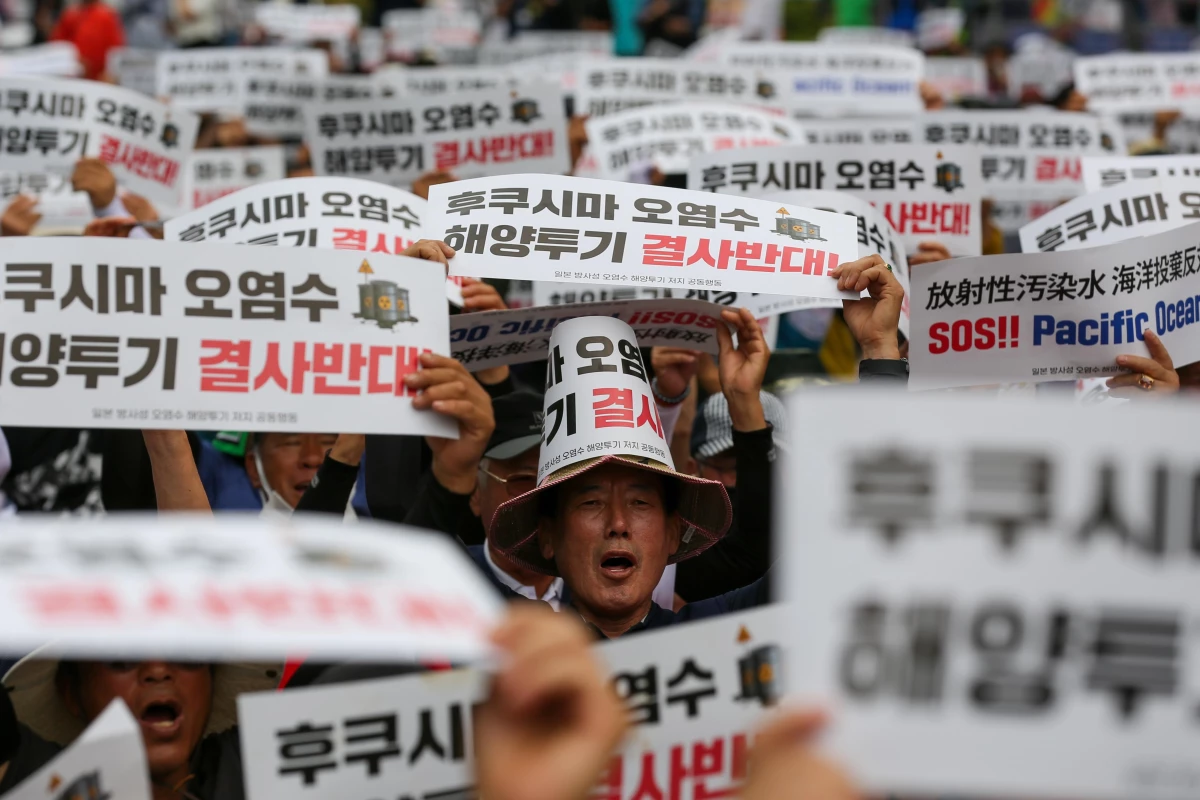 Japonya\'nın Nükleer Atık Suyunu Okyanusa Boşaltma Planı Güney Kore\'de Protesto Edildi