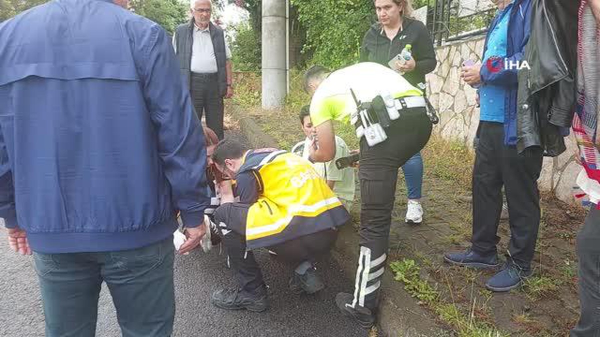 Zonguldak\'ta Motosiklet ve Otomobil Çarpıştı: 1 Yaralı