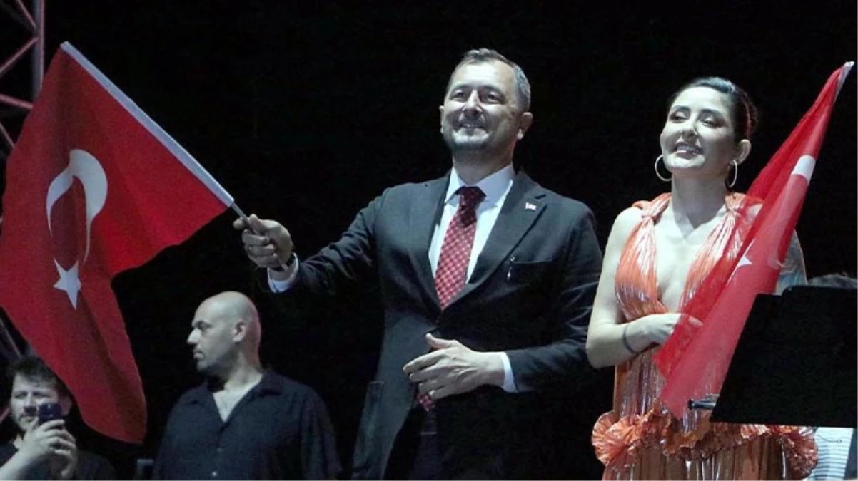 Süleymanpaşa Belediye Başkanı Cüneyt Yüksel, Melek Mosso konseri için özür diledi