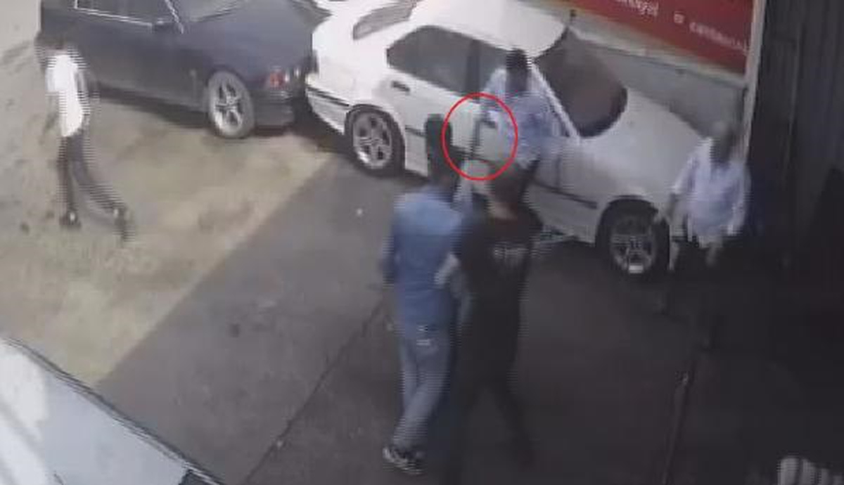 Borç nedeniyle tartıştığı kişilerce dövülüp vurulan oto tamircisi ağır yaralandı