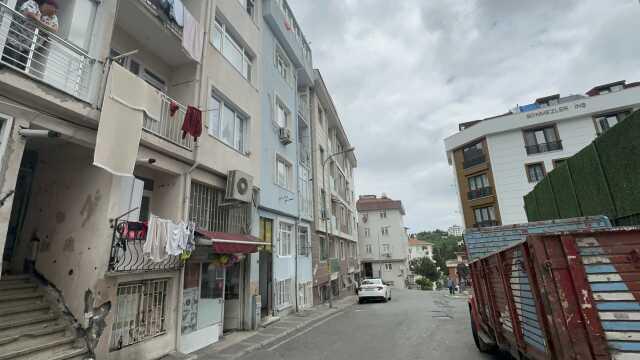 Üsküdar'da Kavga Sırasında Evinden Kavgayı İzleyen Kişi Kalbine İsabet Eden Kurşunla Hayatını Kaybetti