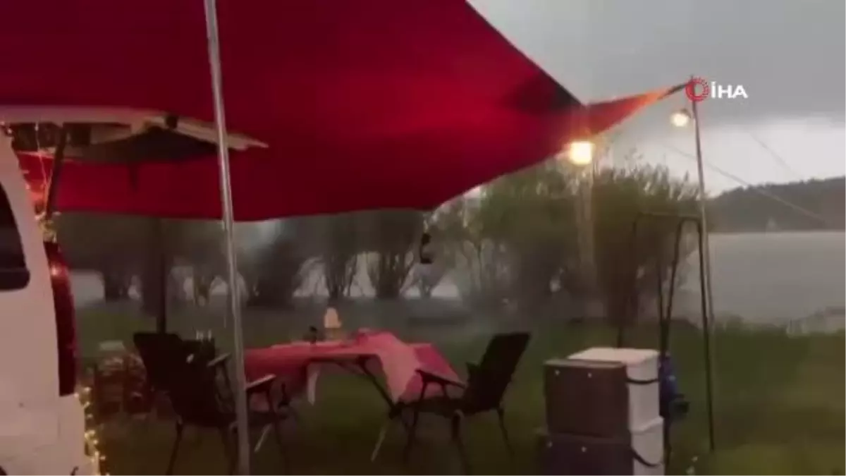 Yıldırım düşme anı kampçıların kamerasına takıldı