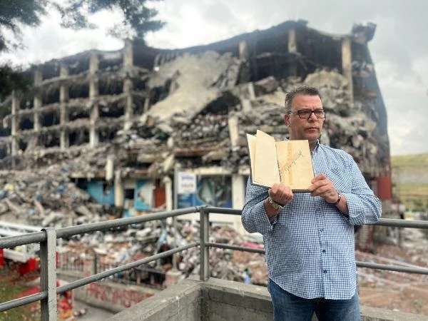 İtfaiye ekipleri, yangında Atatürk''ün imzaladığı Nutuk kitabını kurtardı
