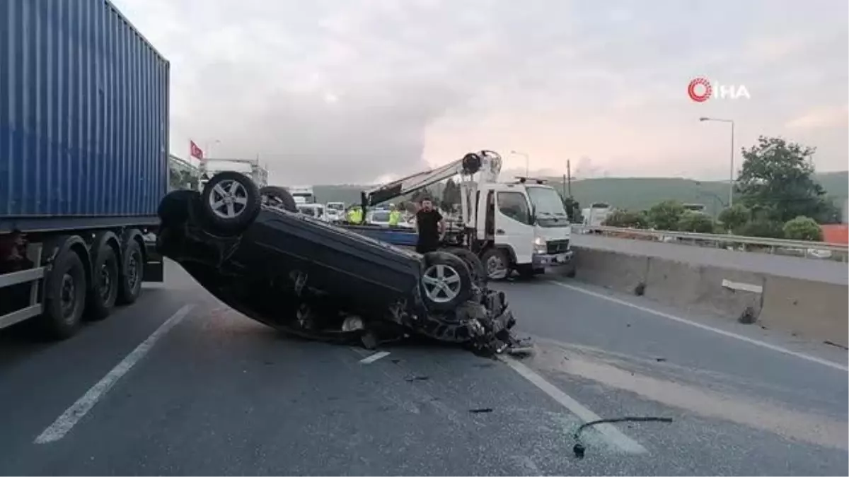 Bariyere çarpıp takla atan otomobil karşı şeride geçti: Sürücünün burnu bile kanamadı