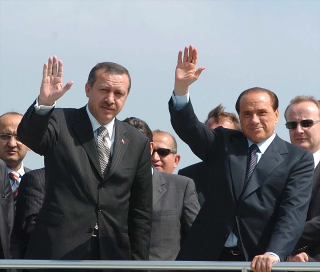 Berlusconi''nin cenazesine, Türkiye''den Hakan Fidan ve Ömer Çelik katılacak