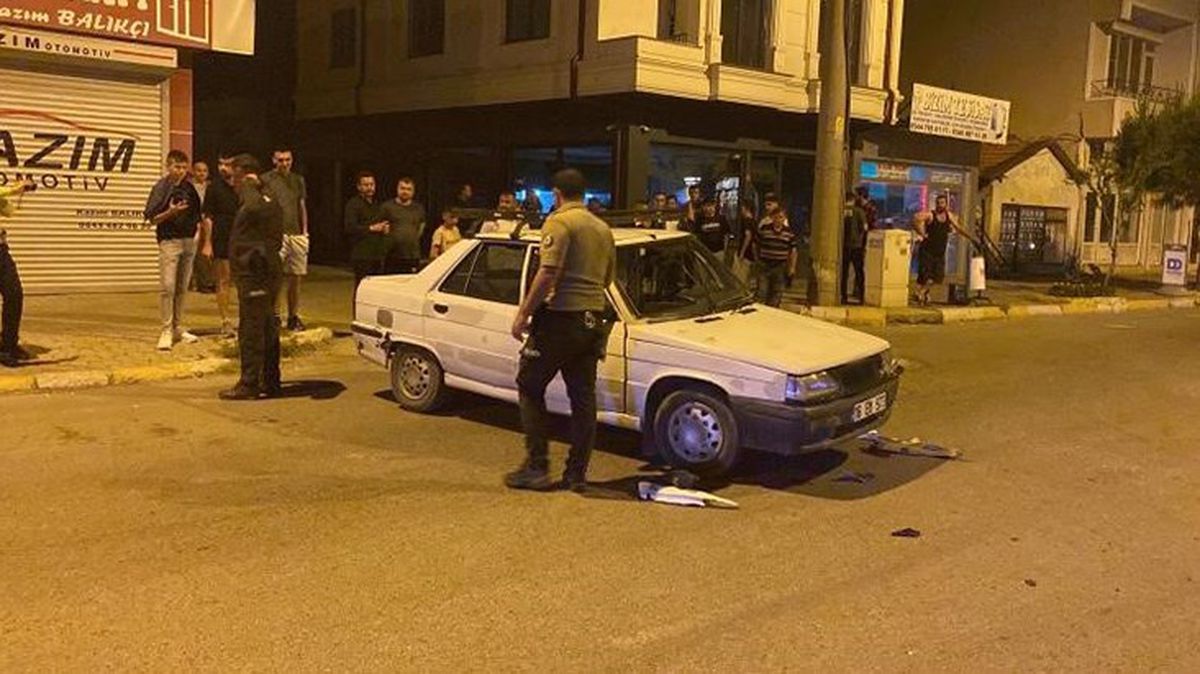 Edirne'de ilginç kaza: Kazaya karışan iki sürücü kaçtı