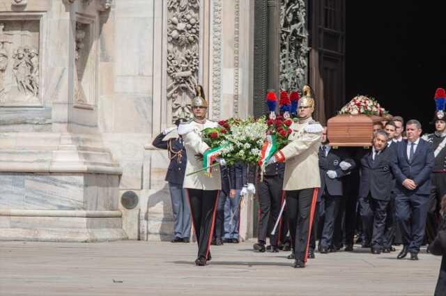 Eski İtalya Başbakanı Silvio Berlusconi için Milano'da cenaze töreni düzenlendi