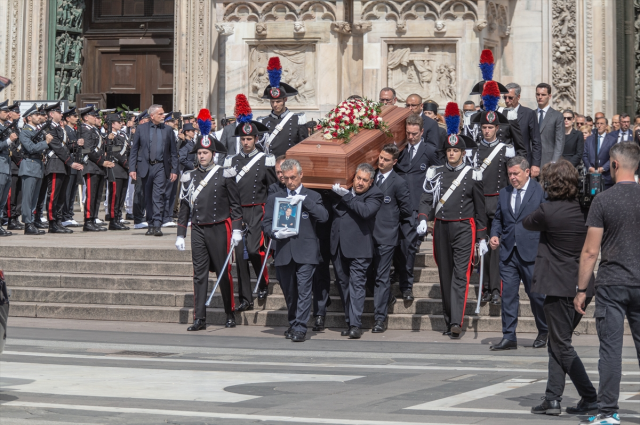 Eski İtalya Başbakanı Silvio Berlusconi için Milano'da cenaze töreni düzenlendi