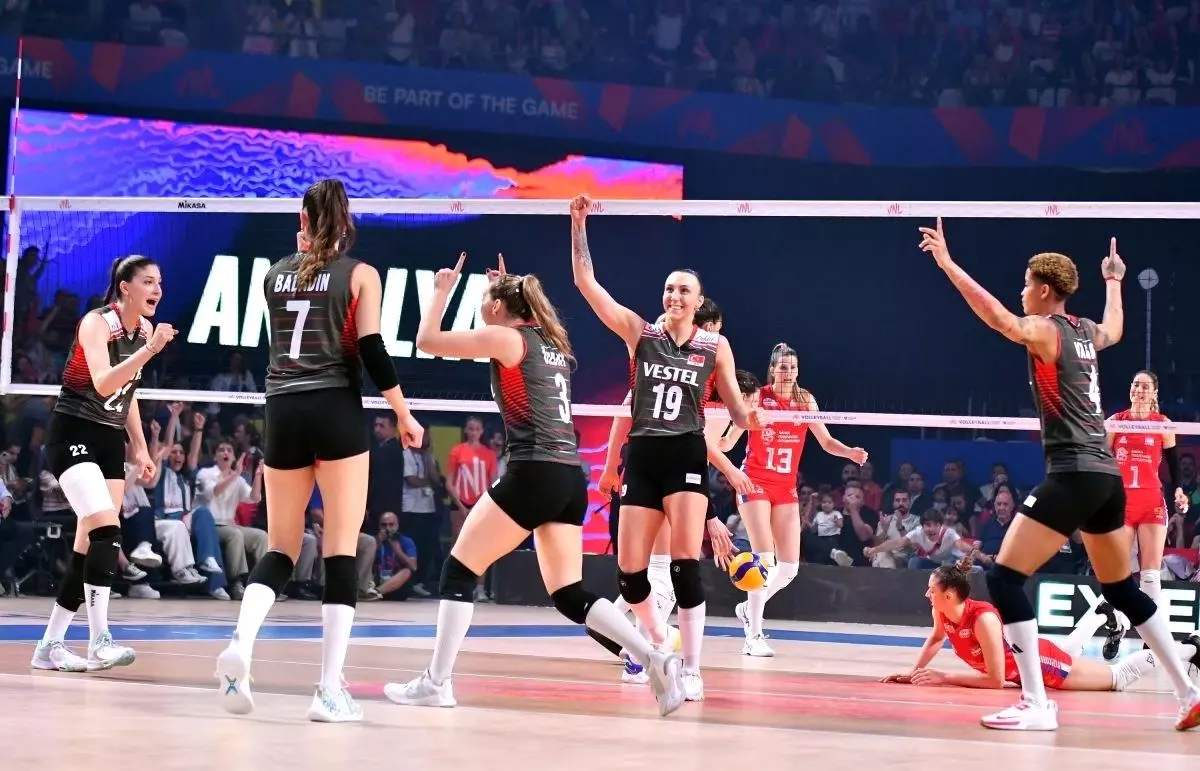 A Milli Kadın Voleybol Takımı Hollanda\'yı 3-0 Mağlup Etti