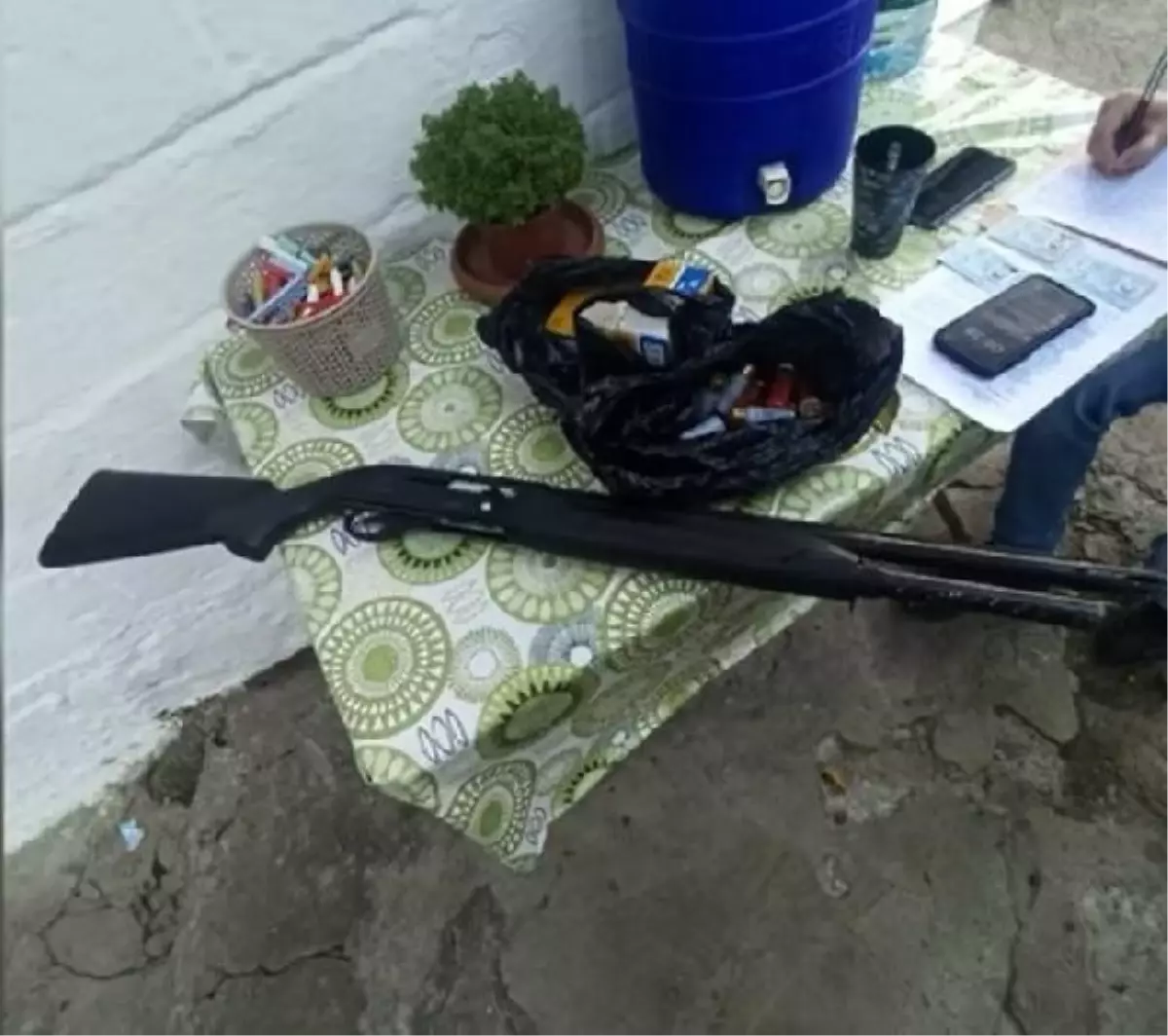 İzmir\'de Uyuşturucu Operasyonu: 45 Şüpheli Gözaltına Alındı