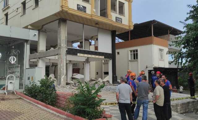 Kahramanmaraş'ta Ağır Hasarlı Bina Faciası Kahramanmaraş'ta Ağır Hasarlı Bina Faciası